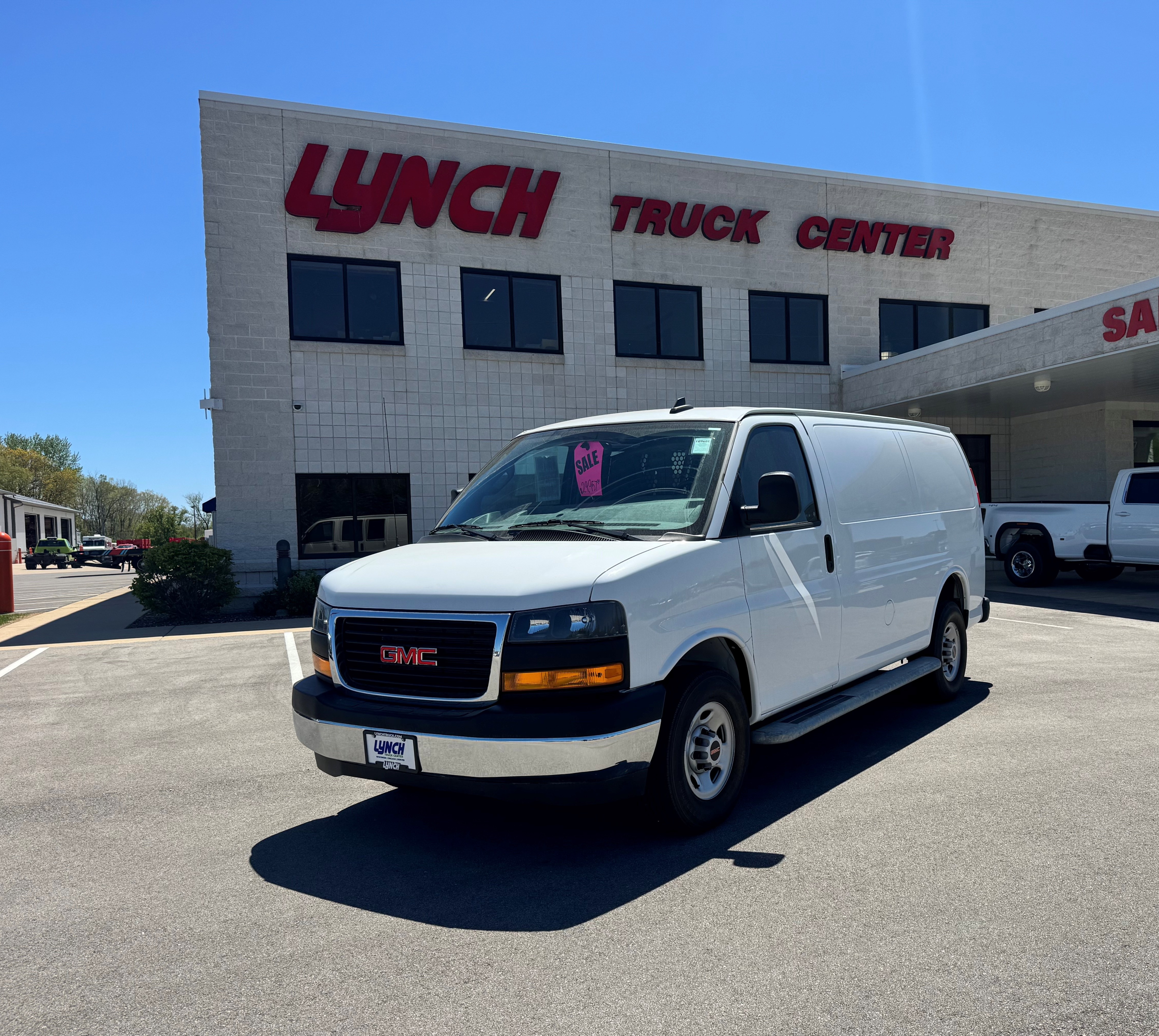 2023 GMC Savana 2500's photo