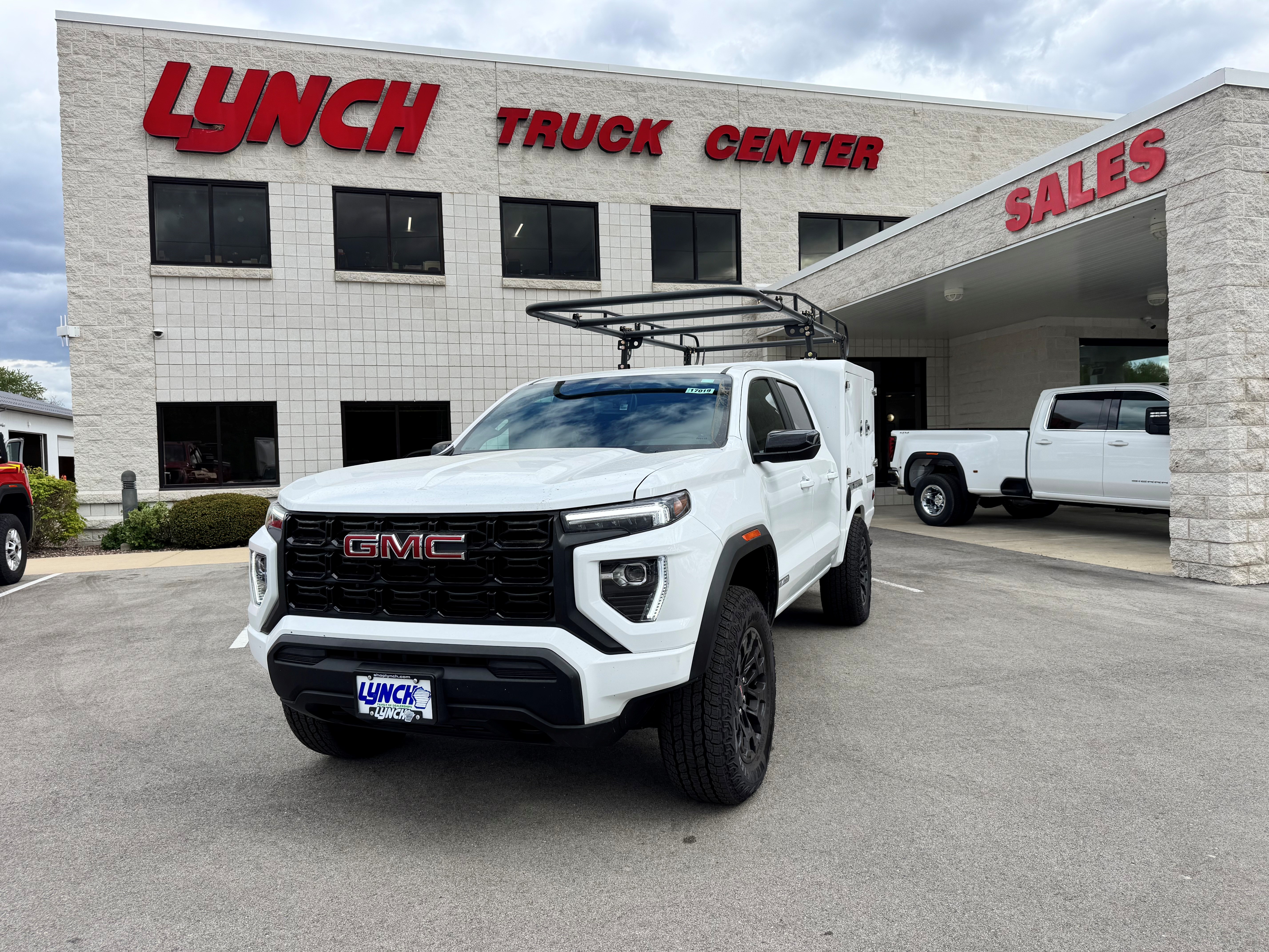 2026 GMC Canyon 4WD Elevation Crew Cab Short Box's photo