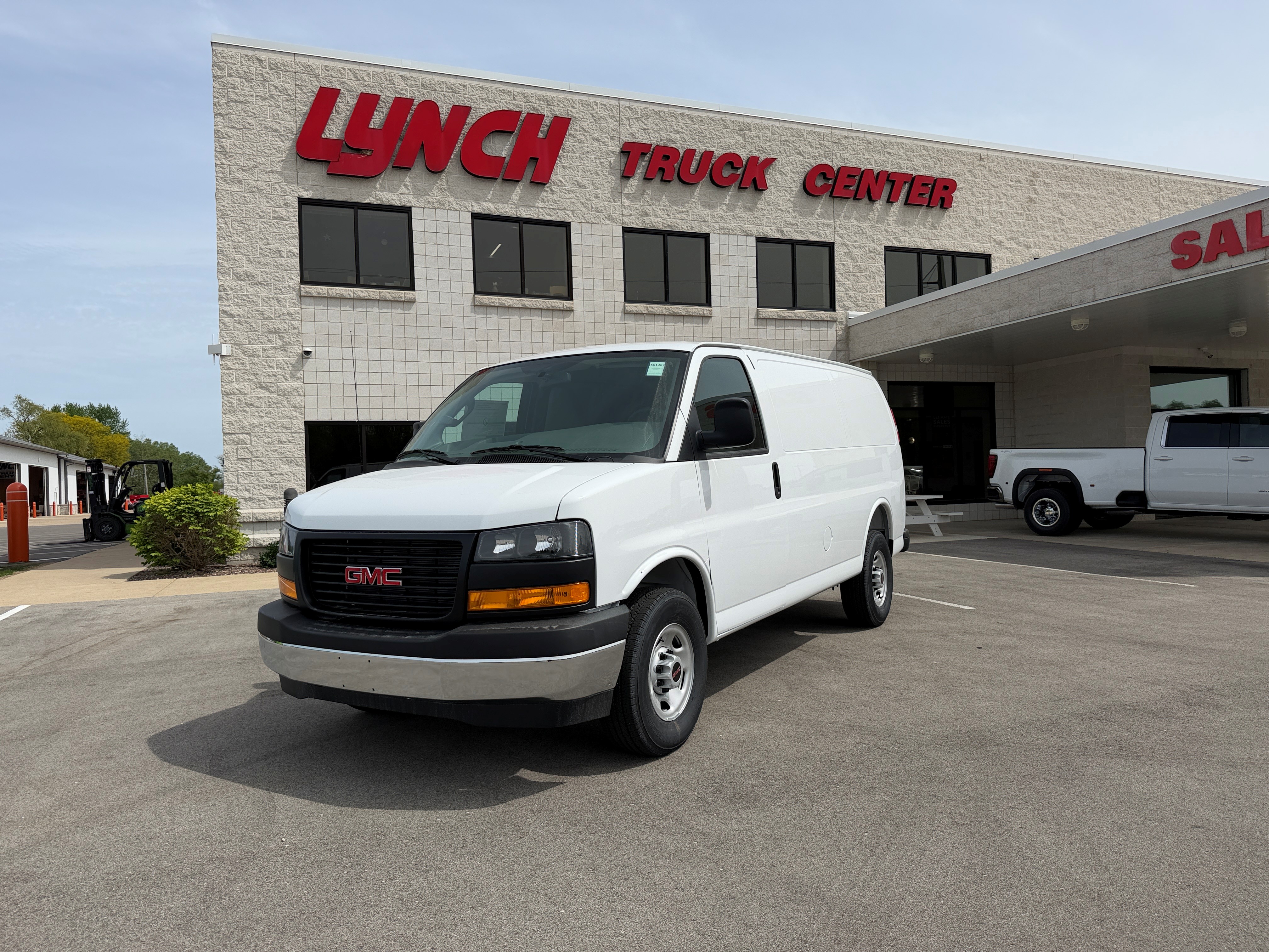 2026 GMC Savana 2500 Ext WB's photo