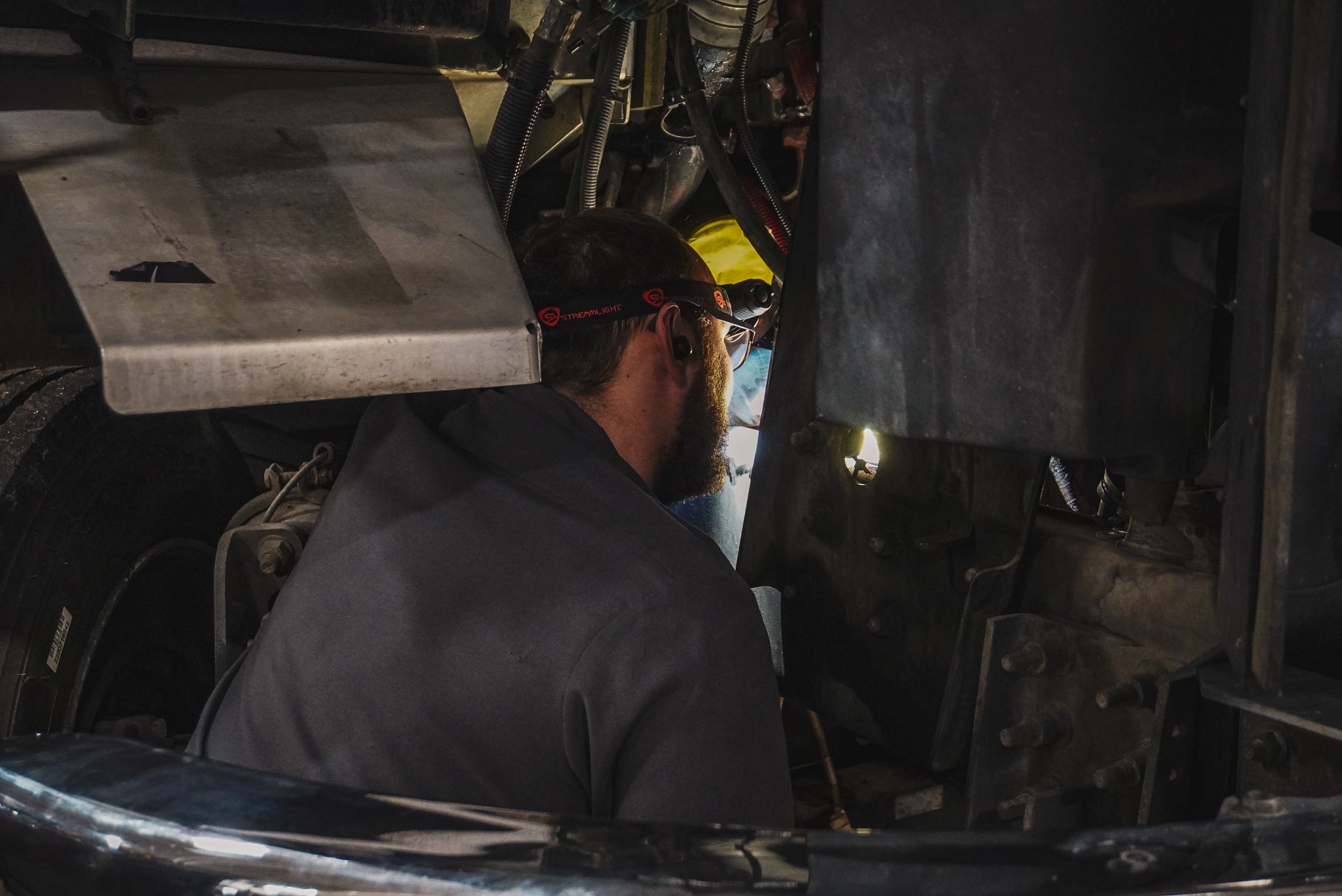 Lynch Truck Center Service Image