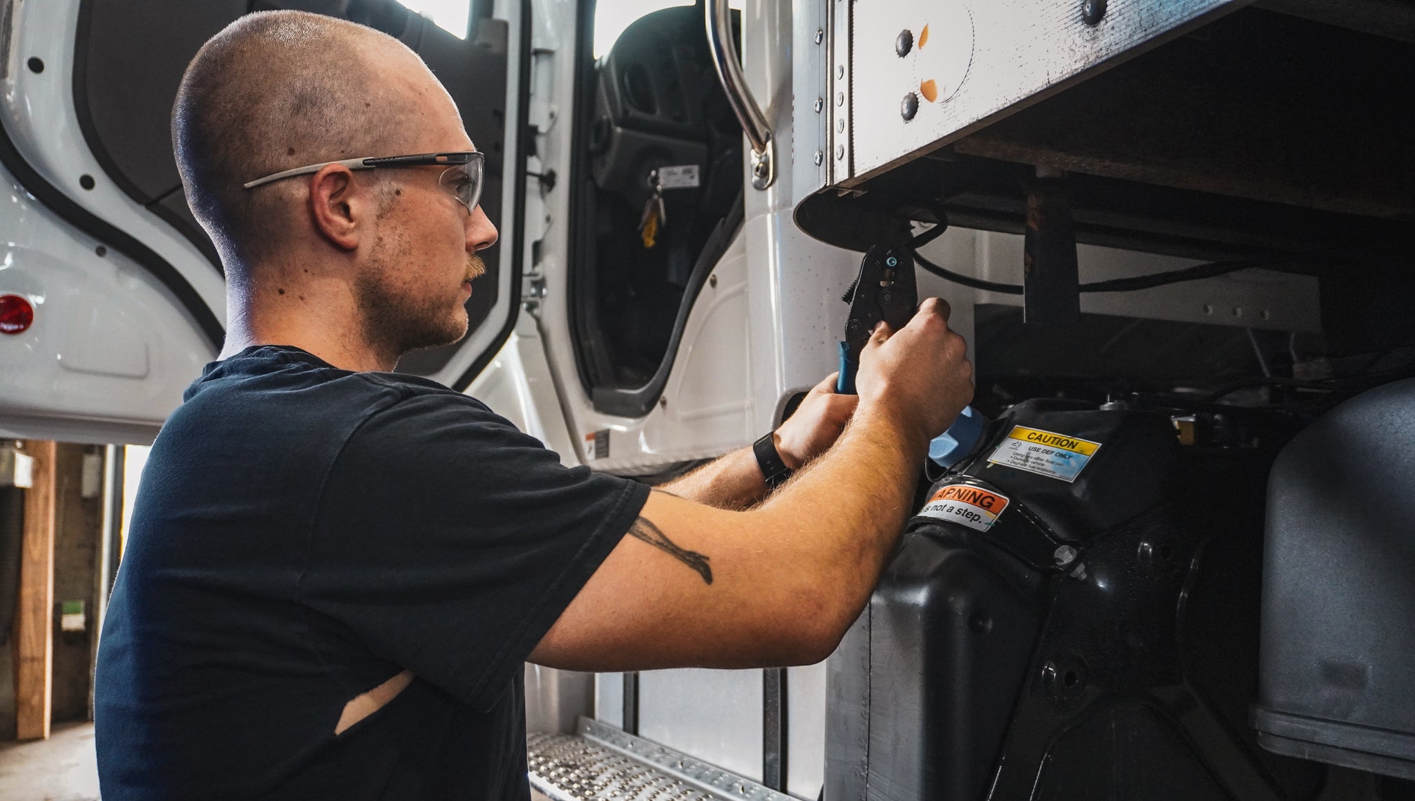 Lynch Truck Center Service Image